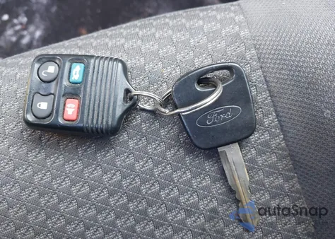 2005 Ford Focus Zx5 z USA, uszkodzony, nr VIN 3FAHP37N75R125351